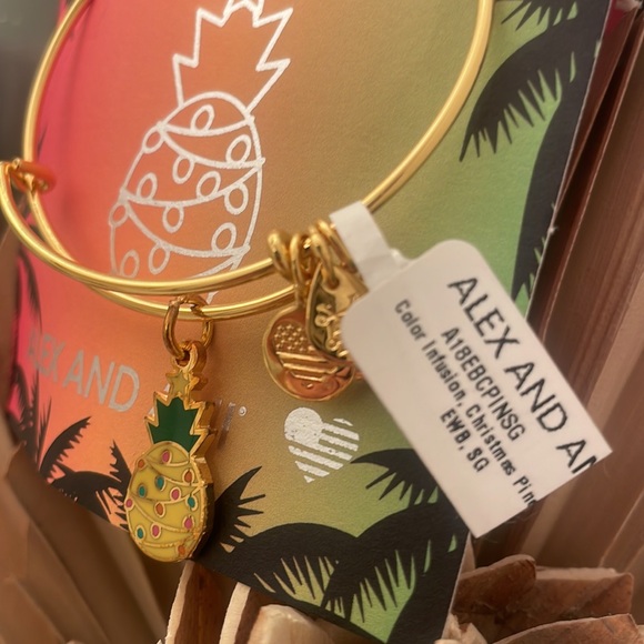 Alex and Ani Christmas pineapple gold bracelet - Picture 2 of 5